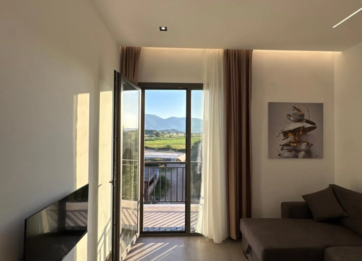 Riverside Villa Trajas