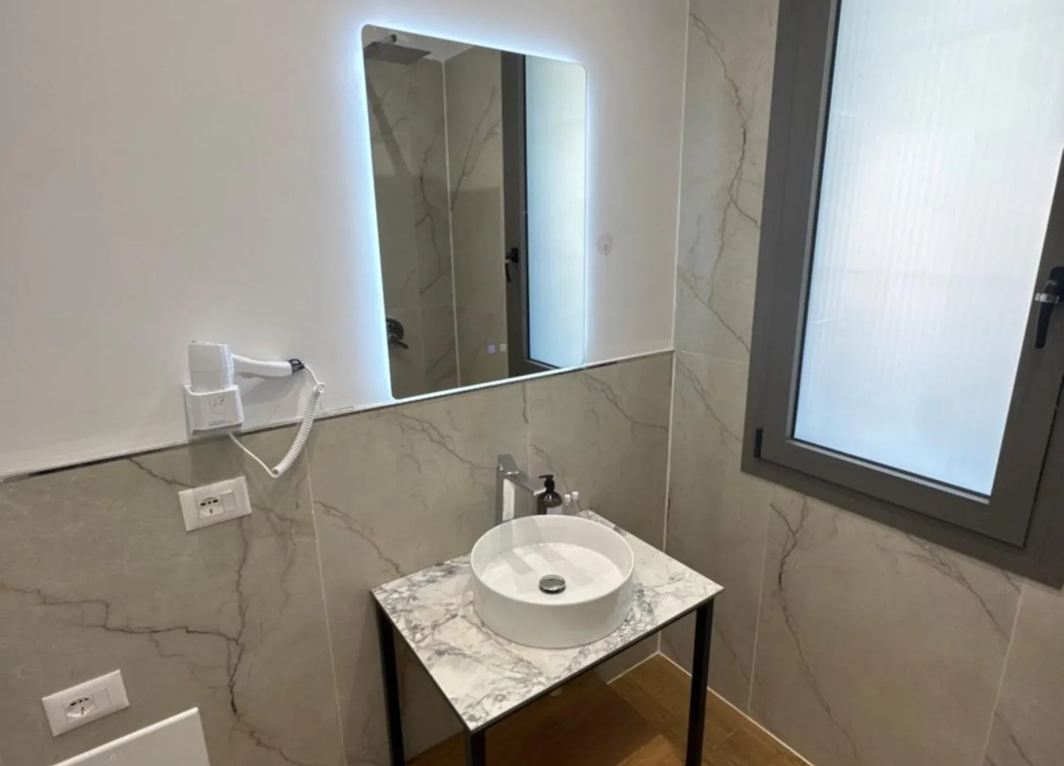 Daire Riverside Villa Trajas